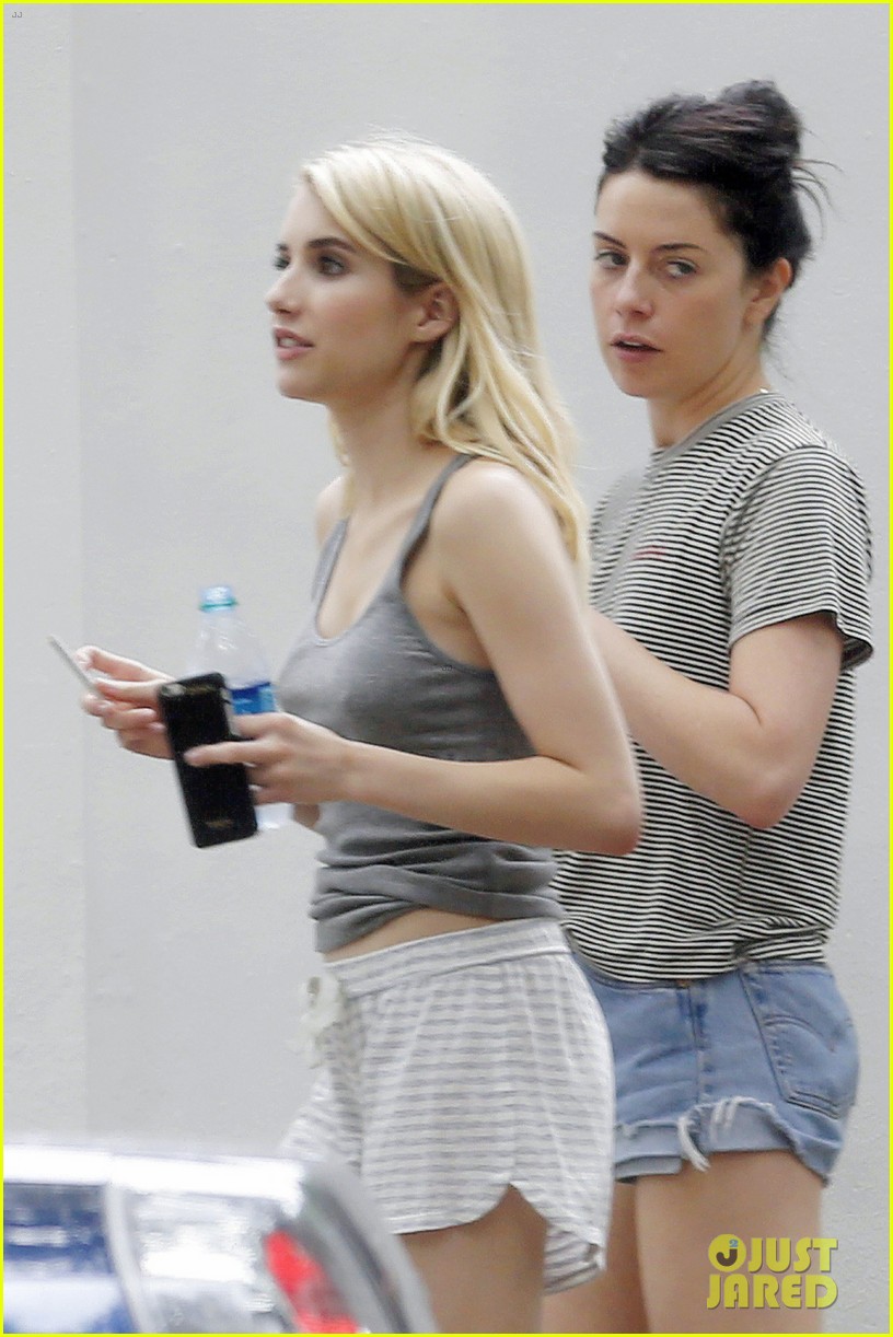Emma Roberts Takes Break from 'Scream Queens' for 'Top Secret Project'
