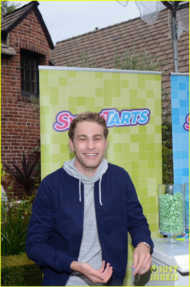 Charlie Rowe & Nolan Gerard Funk Brave Rainy Weather for the JJ Summer Bash!