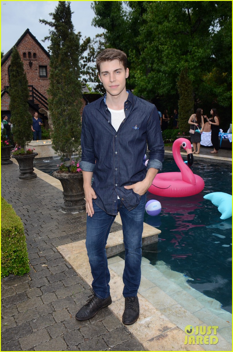 Charlie Rowe & Nolan Gerard Funk Brave Rainy Weather for the JJ Summer Bash!