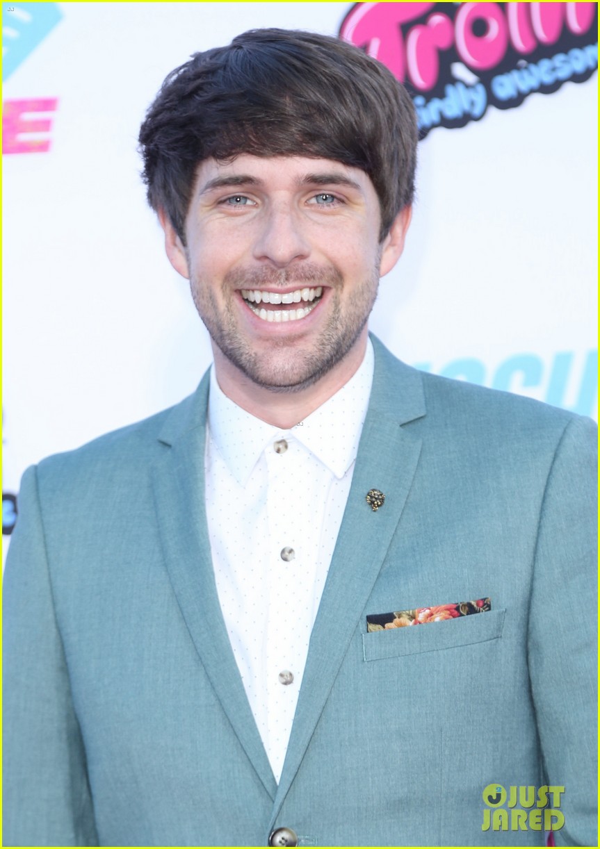 Social Media Stars Ian Hecox & Anthony Padilla Premiere 'Smosh: The Movie'!