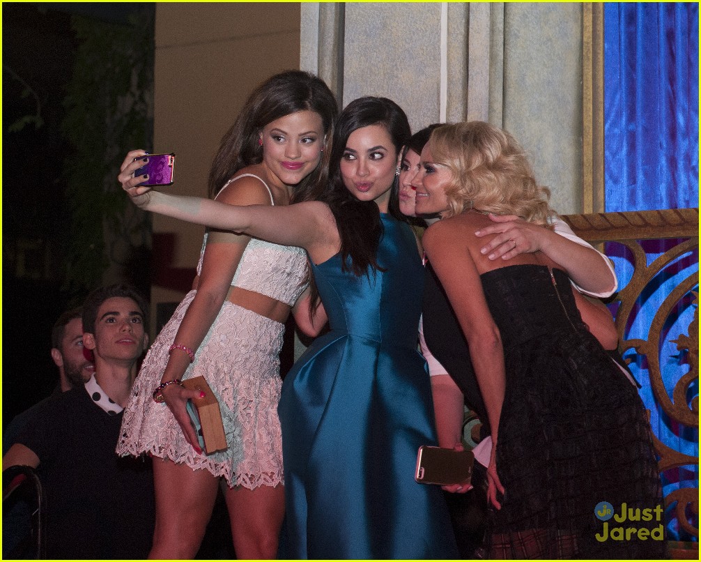 Sofia Carson Strikes An 'Evie' Pose At 'Descendants' Premiere