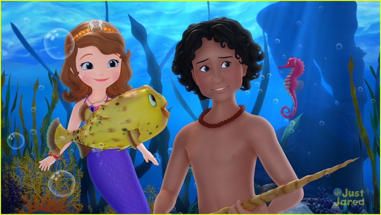 Kiernan Shipka & Ariel Winter Are Mermaids For 'Sofia The First' Season Three Premiere - Watch Exclusive Clip!