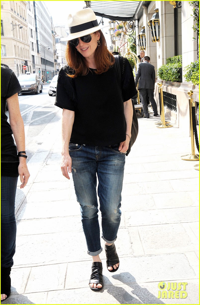 Kristen Stewart Gets Ready for Paris Fashion Week!