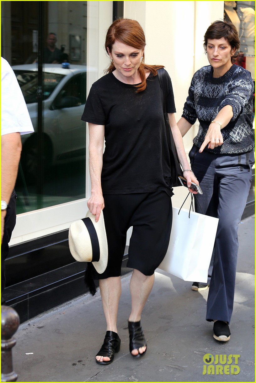 Kristen Stewart Gets Ready for Paris Fashion Week!