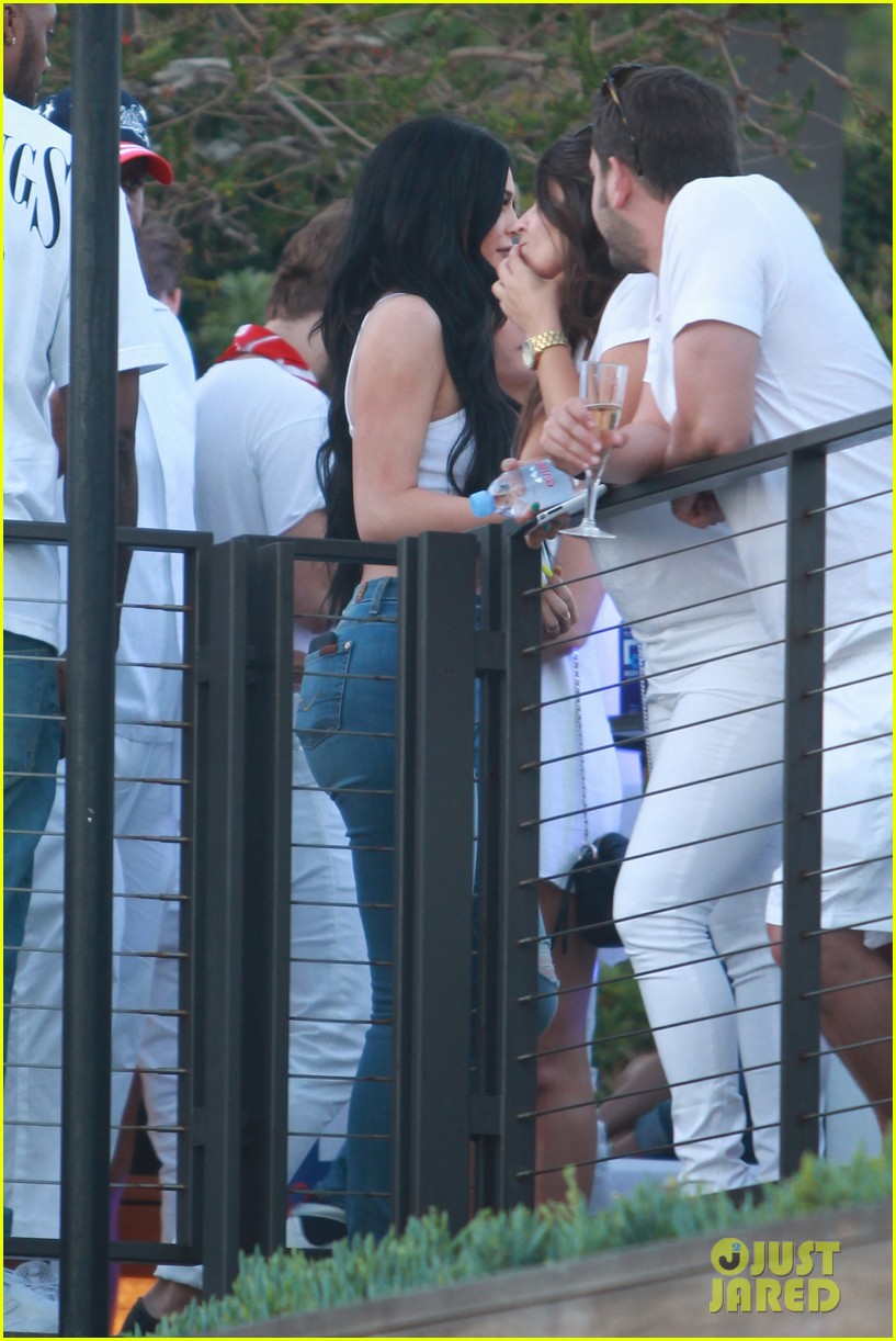 Harry Styles & Cody Simpson Party It Up for the 4th!