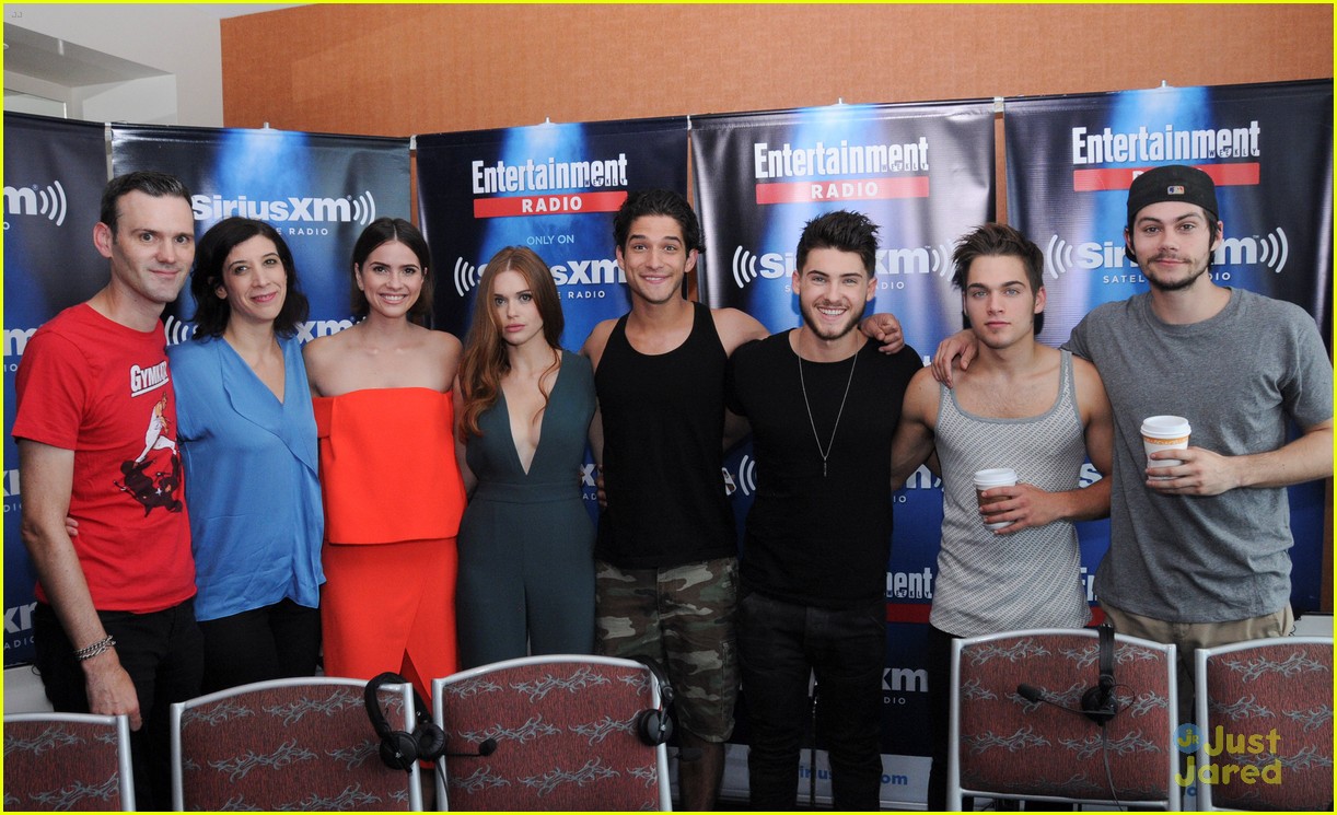 Tyler Posey Goes Shirtless, Wears Only Underwear at Comic-Con Event!