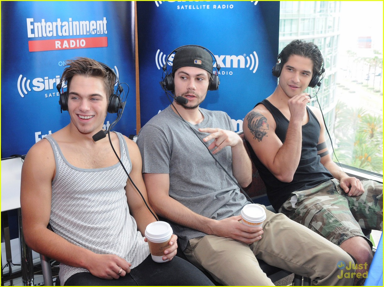 Tyler Posey Goes Shirtless, Wears Only Underwear at Comic-Con Event!