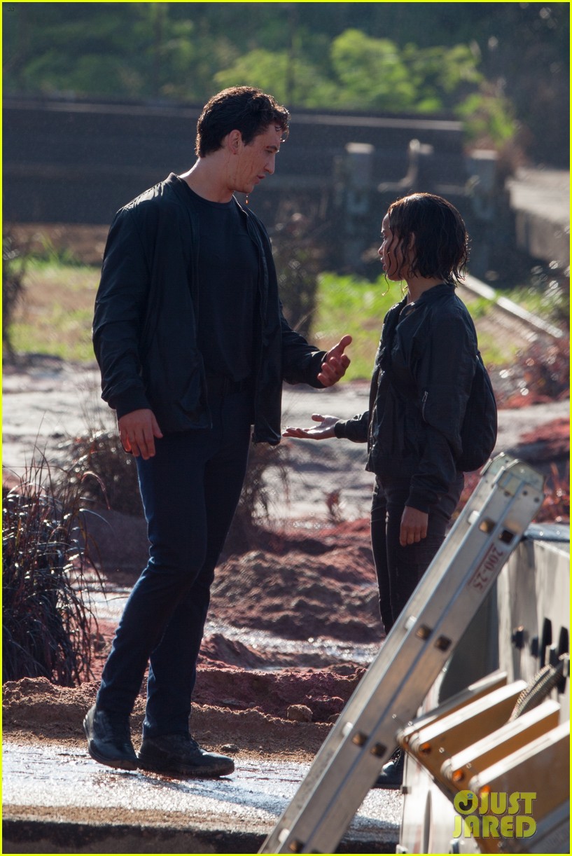 Zoe Kravitz Enjoys the Beach Before Getting Back to Work on 'Allegiant'