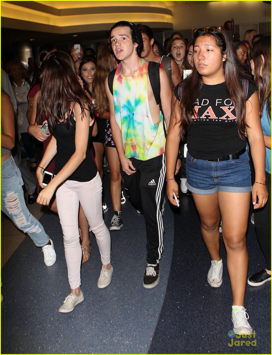 Cameron Dallas & Aaron Carpenter Surrounded By Welcoming Fans At LAX
