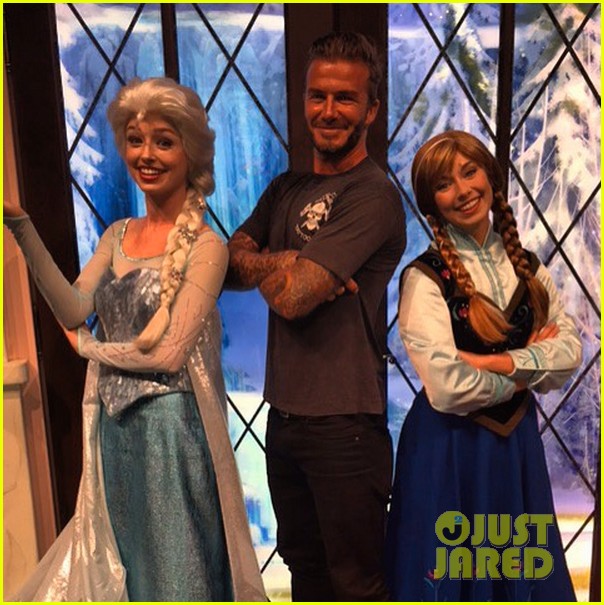 Brooklyn Beckham Meets Elsa & Anna From 'Frozen'!