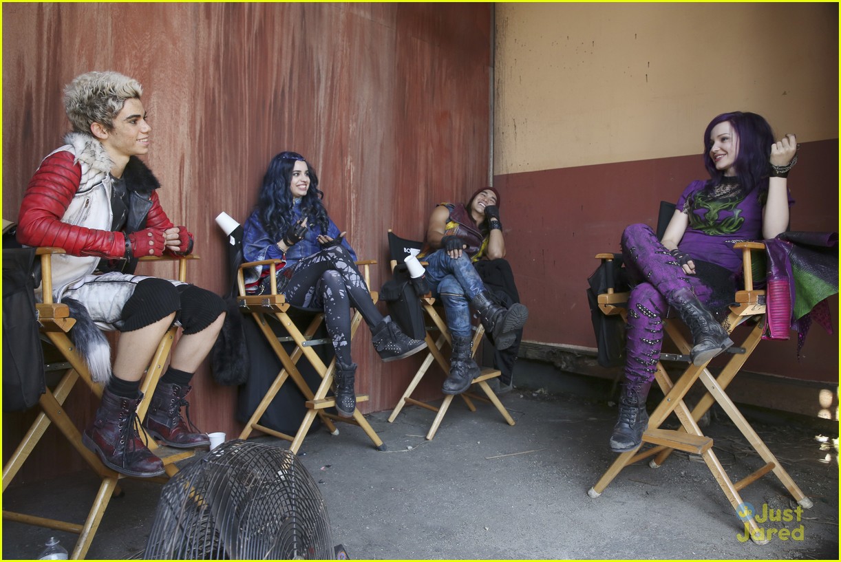 Disney To Air 'Descendants: Set It Off' Behind-The-Scenes Special on Sunday - See Exclusive Pics!