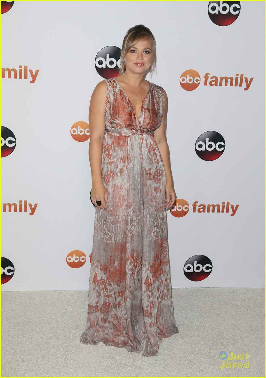 Kaitlyn Dever & Amanda Fuller Bring 'Last Man Standing' To ABC's TCA Tour Party