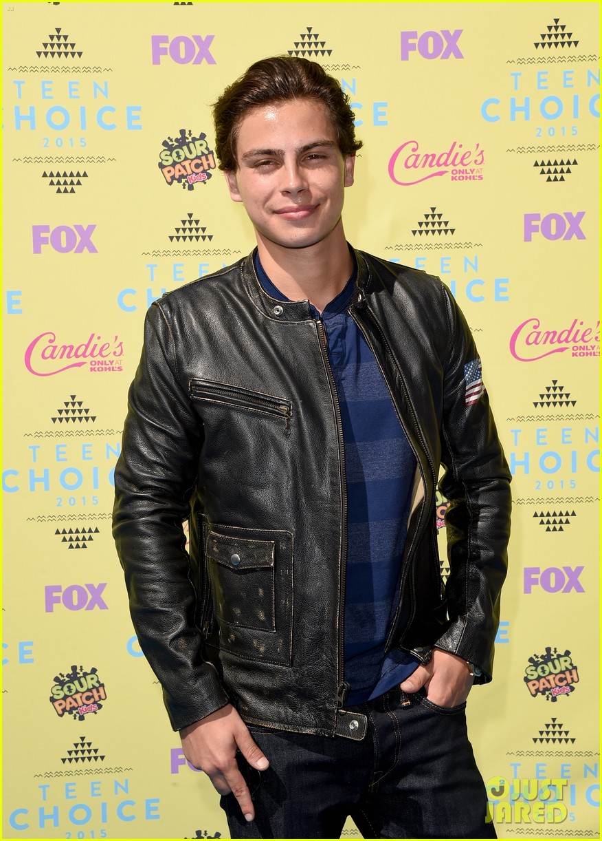 Maia Mitchell & Jake T. Austin Arrive for a Big Night at the Teen Choice Awards 2015