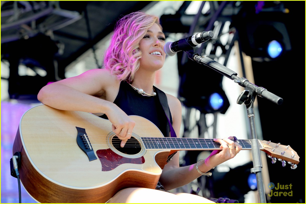 Jason Derulo and Tori Kelly Perform In The Heat At Pandora's Summer Crush Concert