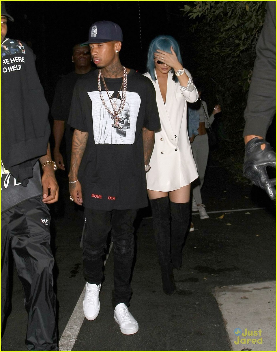 Kylie Jenner Wears Blue Wig at VMAs Party with Tyga