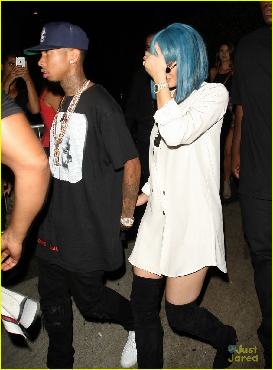 Kylie Jenner Wears Blue Wig at VMAs Party with Tyga