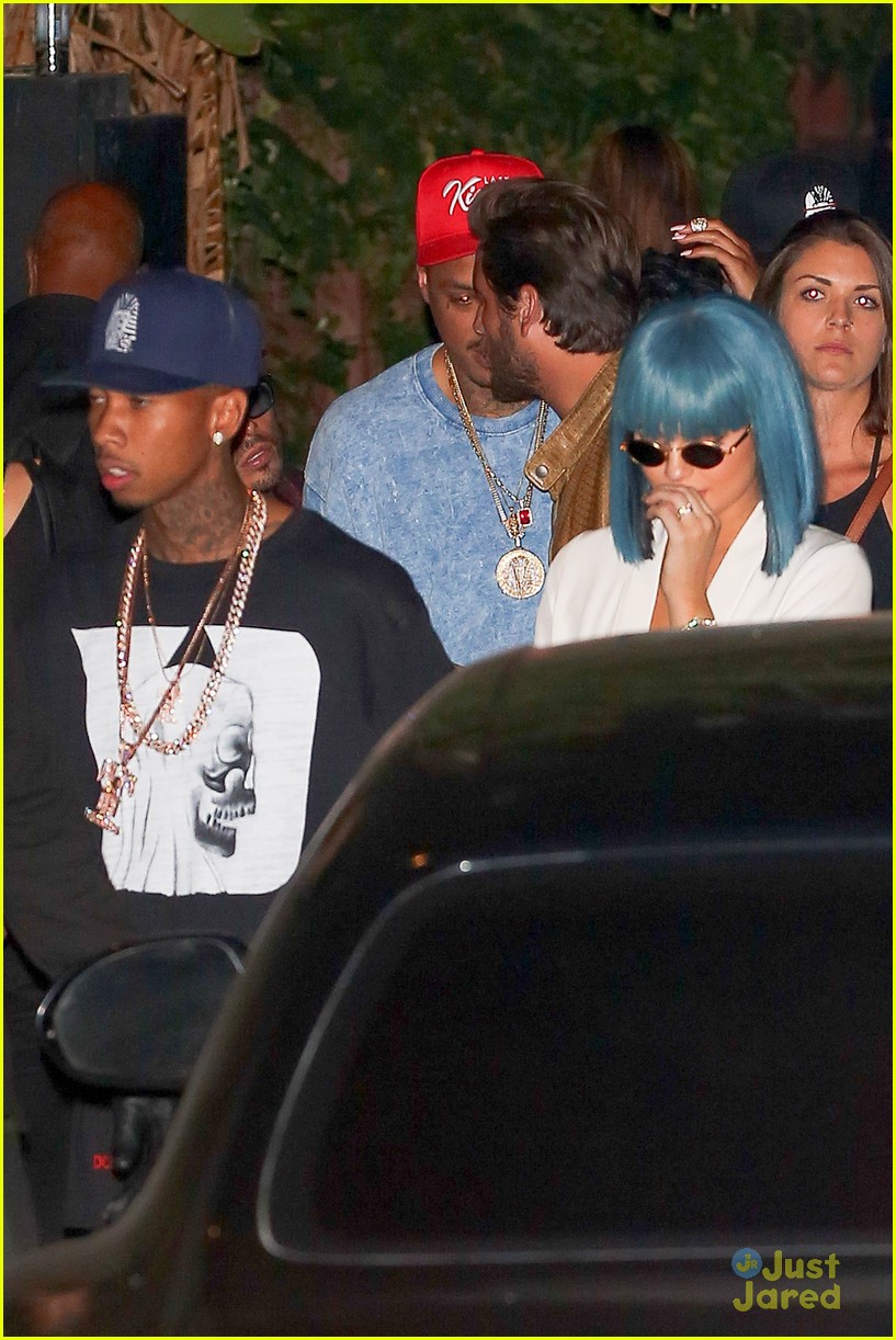 Kylie Jenner Wears Blue Wig at VMAs Party with Tyga