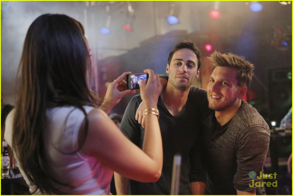'Greek' Reunion -- Amber Stevens Guest Stars On 'Chasing Life' Tonight!