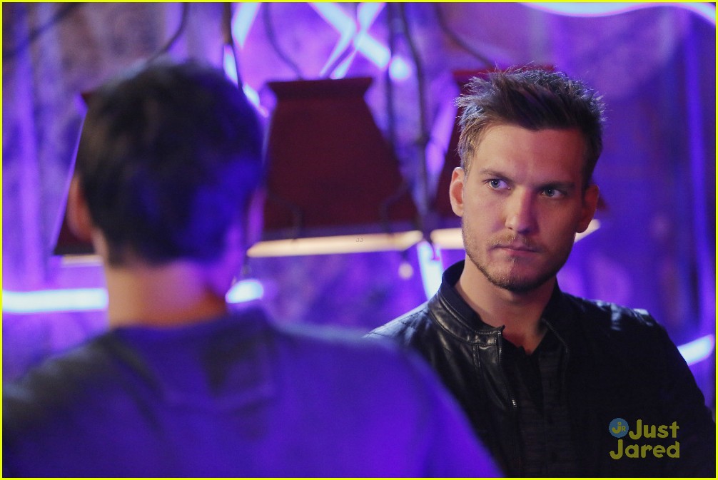 'Greek' Reunion -- Amber Stevens Guest Stars On 'Chasing Life' Tonight!