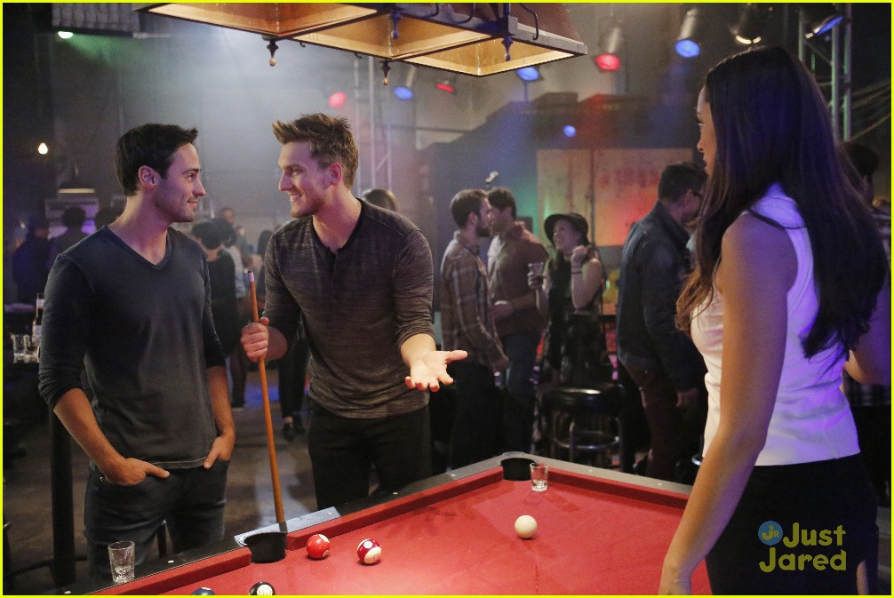 'Greek' Reunion -- Amber Stevens Guest Stars On 'Chasing Life' Tonight!