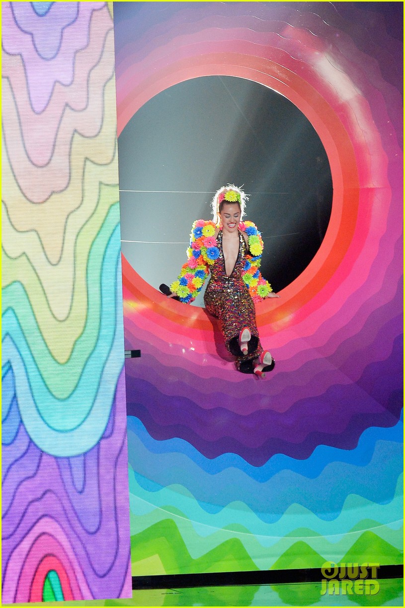 Miley Cyrus Delivers Her MTV VMAs 2015 Opening Monologue (Video)