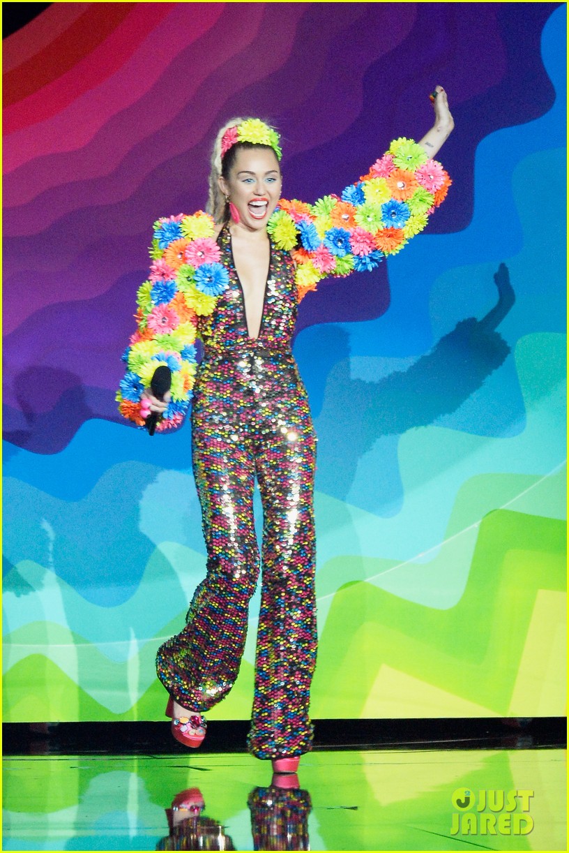 Miley Cyrus Delivers Her MTV VMAs 2015 Opening Monologue (Video)