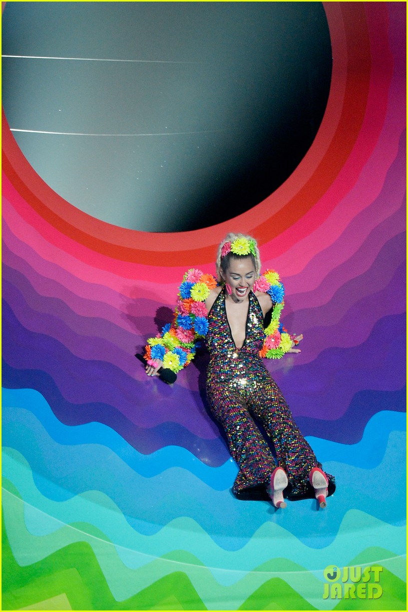 Miley Cyrus Delivers Her MTV VMAs 2015 Opening Monologue (Video)