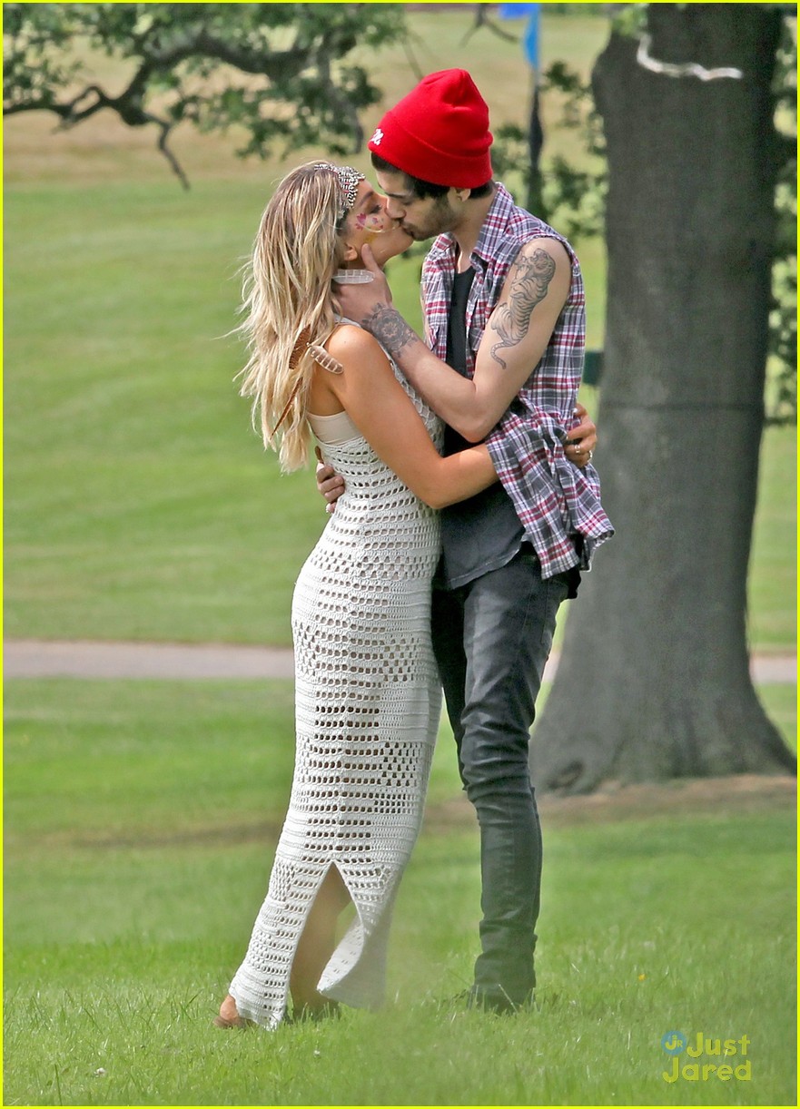 Zayn Malik & Perrie Edwards: Timeline of Their Relationship!