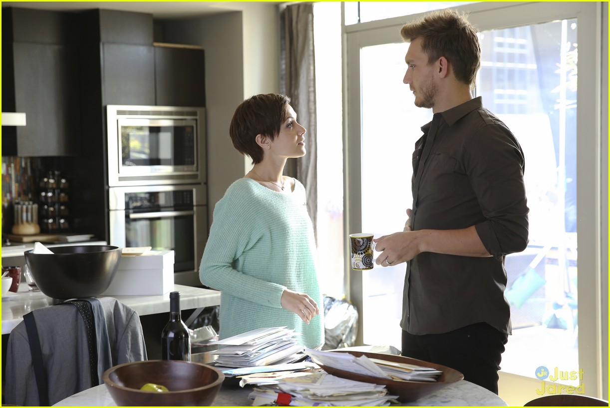 Scott Michael Foster Thanks Fans Following [SPOILER] on 'Chasing Life'