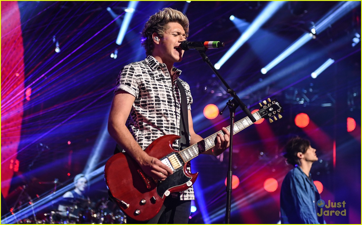 One Direction Play Apple Music Festival After Dropping New Song 'Infinity'