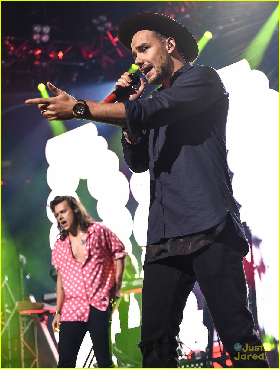 One Direction Play Apple Music Festival After Dropping New Song 'Infinity'