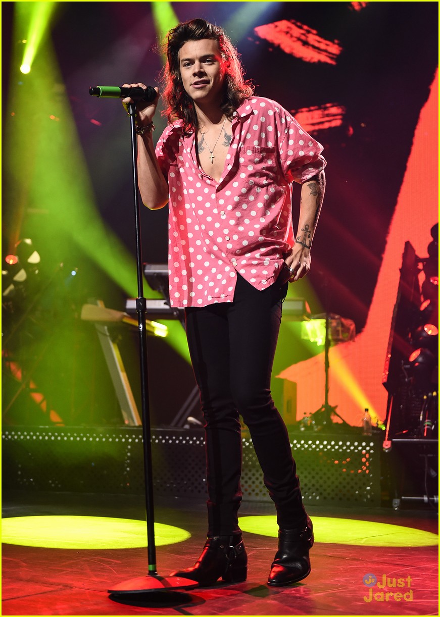 One Direction Play Apple Music Festival After Dropping New Song 'Infinity'