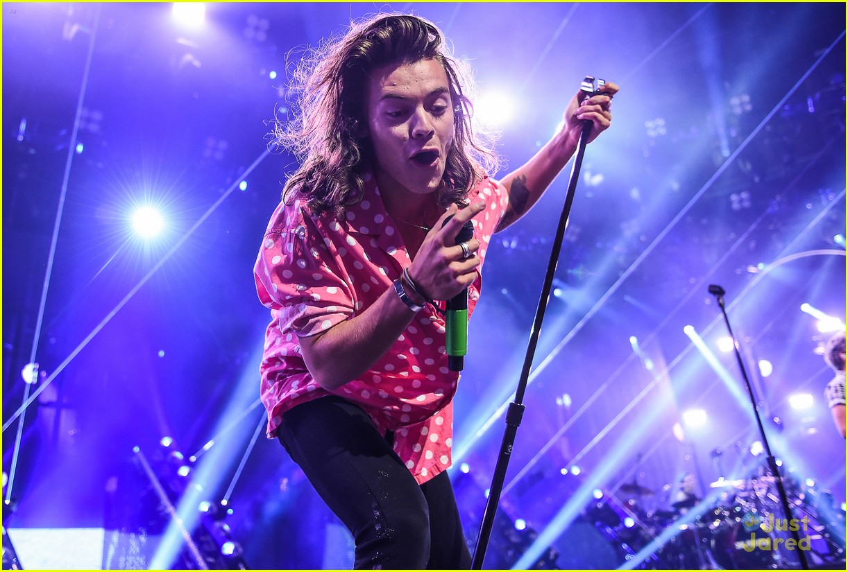 One Direction Play Apple Music Festival After Dropping New Song 'Infinity'