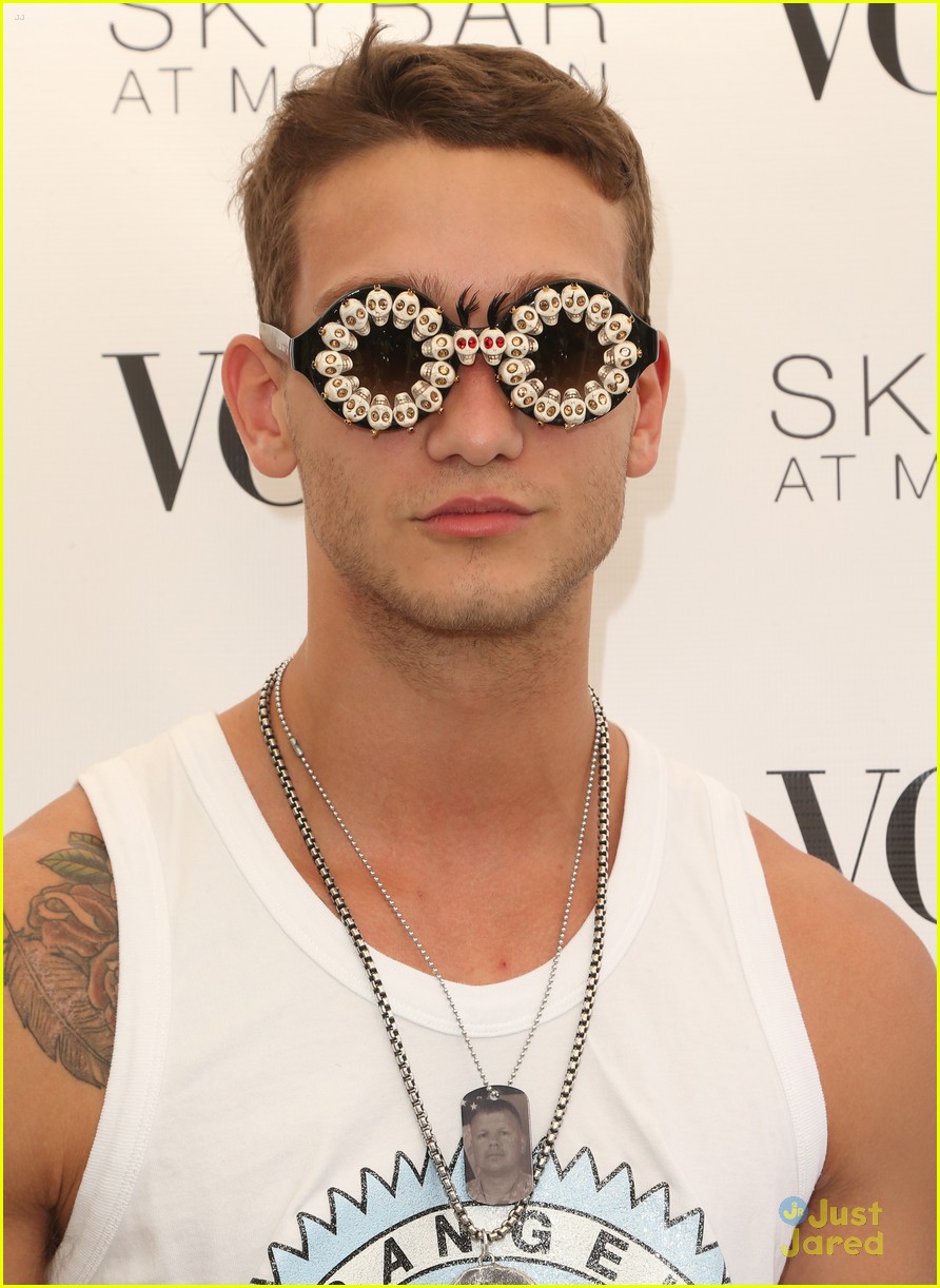 Cody Saintgnue Kicks Off Labor Day Weekend At Voco's Summer Closing Pool Party