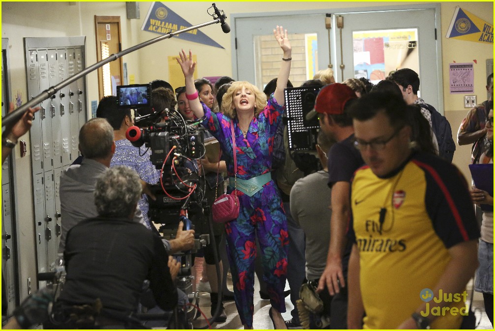 Lainey, Erica & Barry Throw The Best 'Goldbergs' Season Premiere Party Ever!