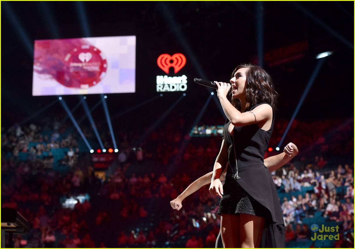 Christina Grimmie Opened Up The iHeartRadio Music Festival In Vegas & Slayed It!