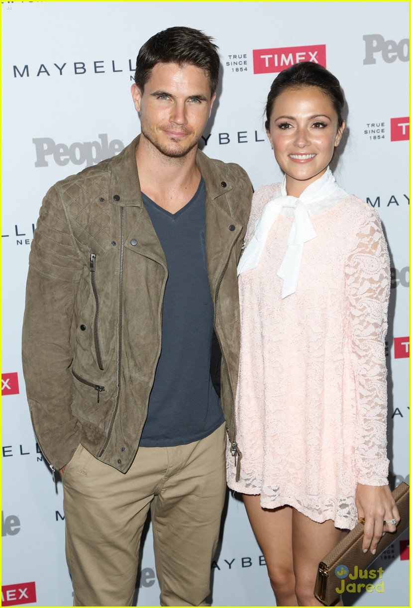 Italia Ricci Blows Kisses To Robbie Amell Inside People's One To Watch Party