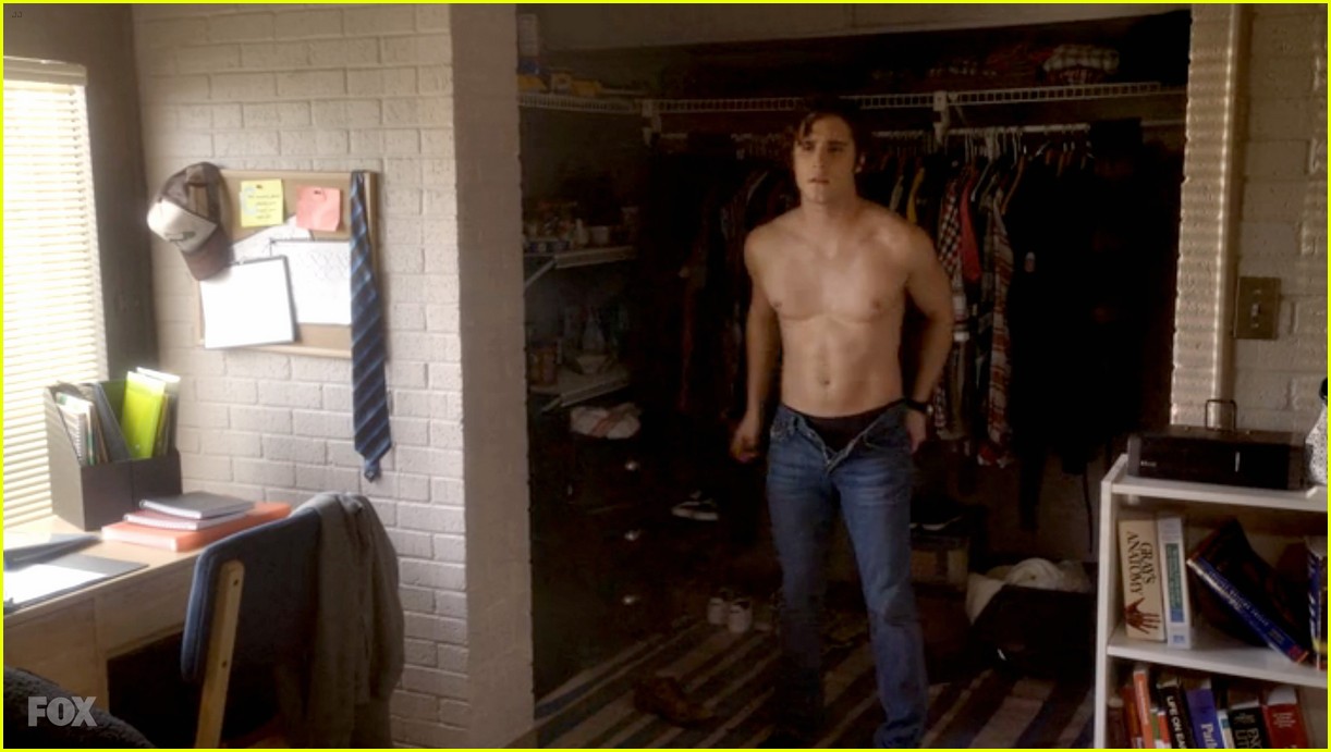 Nick Jonas Had a Shirtless Workout Scene on 'Scream Queens'!