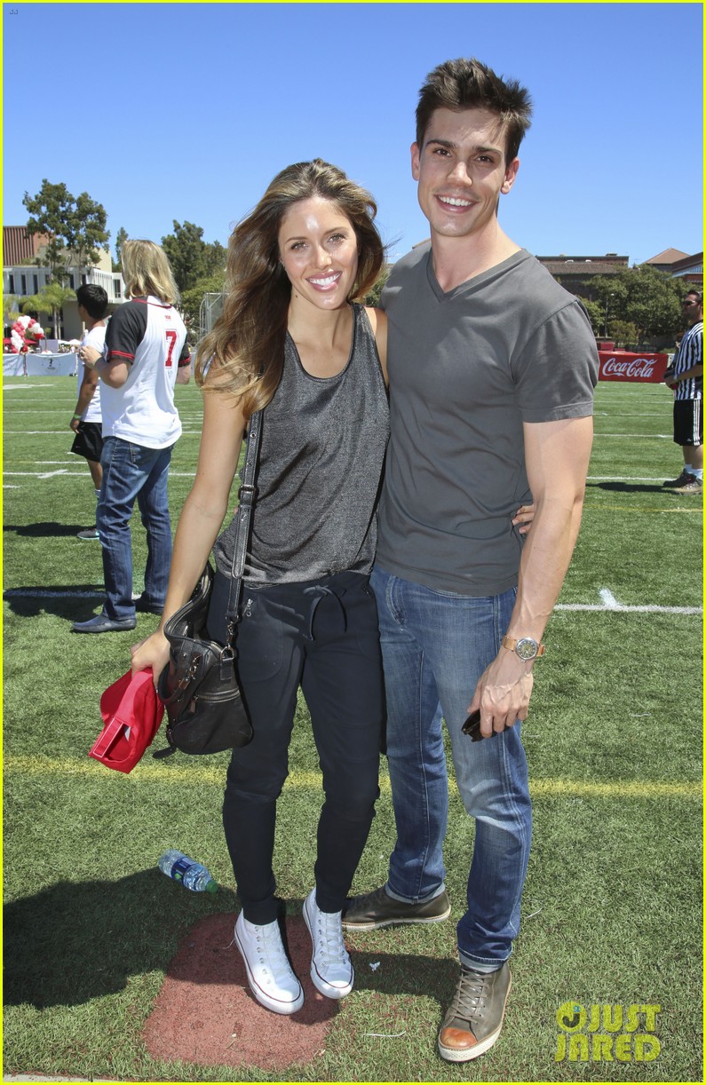 'The Vampire Diaries' Alum Kayla Ewell Marries Tanner Novlan!