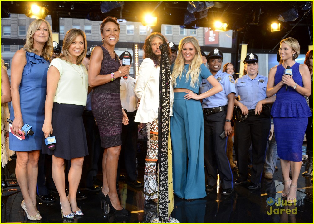 Kelsea Ballerini Reacts to Her Double CMA Nominations