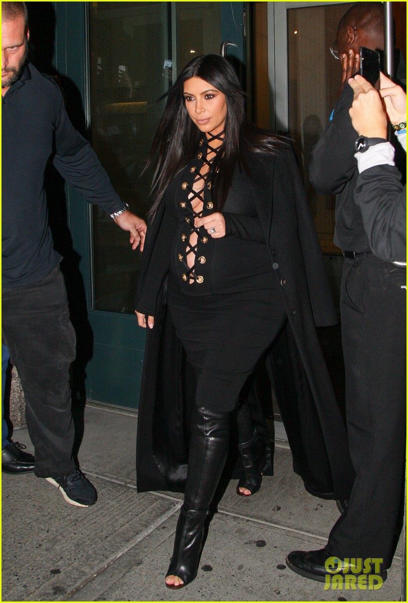 Gigi & Bella Hadid Hang with Kim Kardashian at a Private Dinner