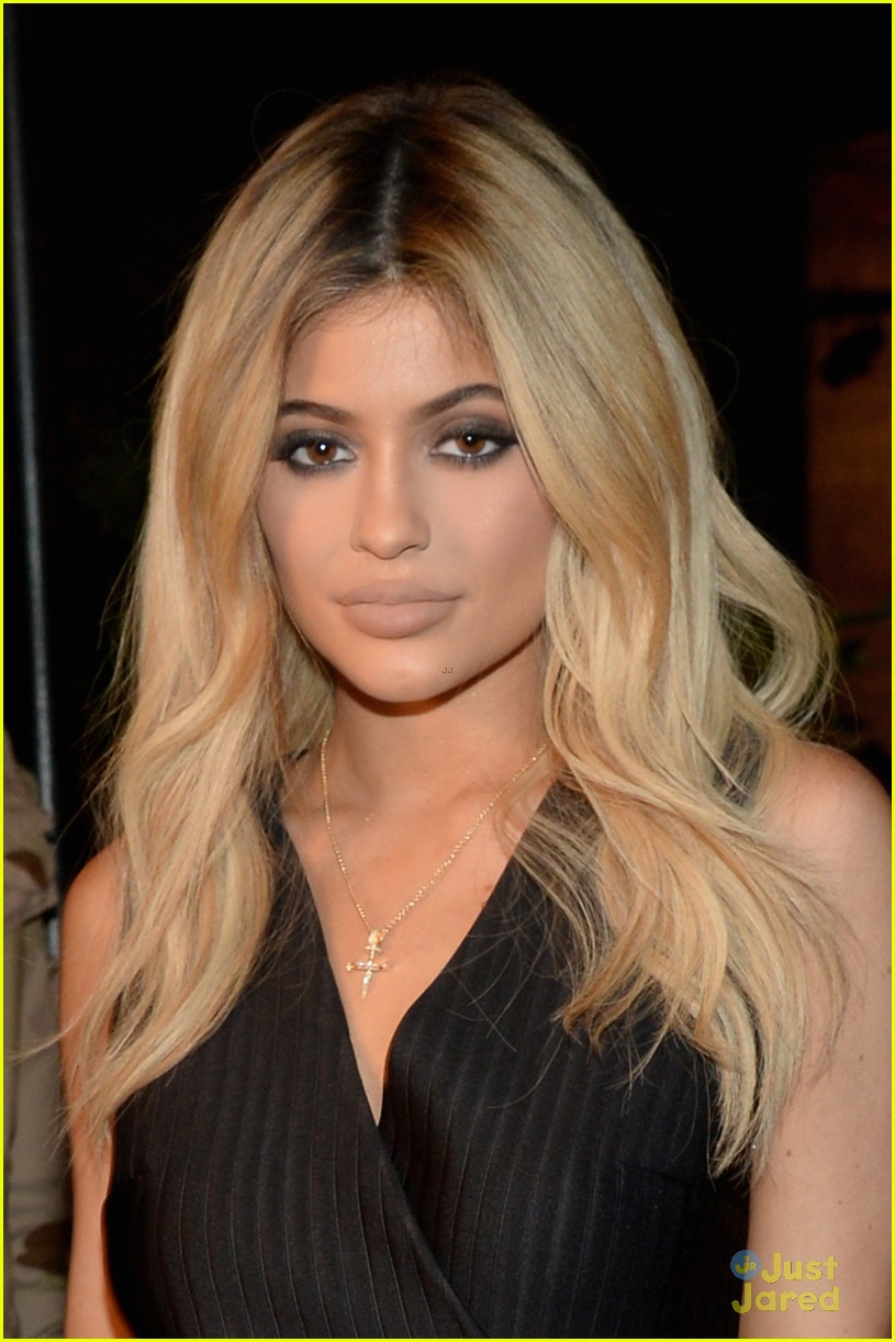 Kylie Jenner Attacked By Fan, Head Snaps Back From Hair Pull (Video)