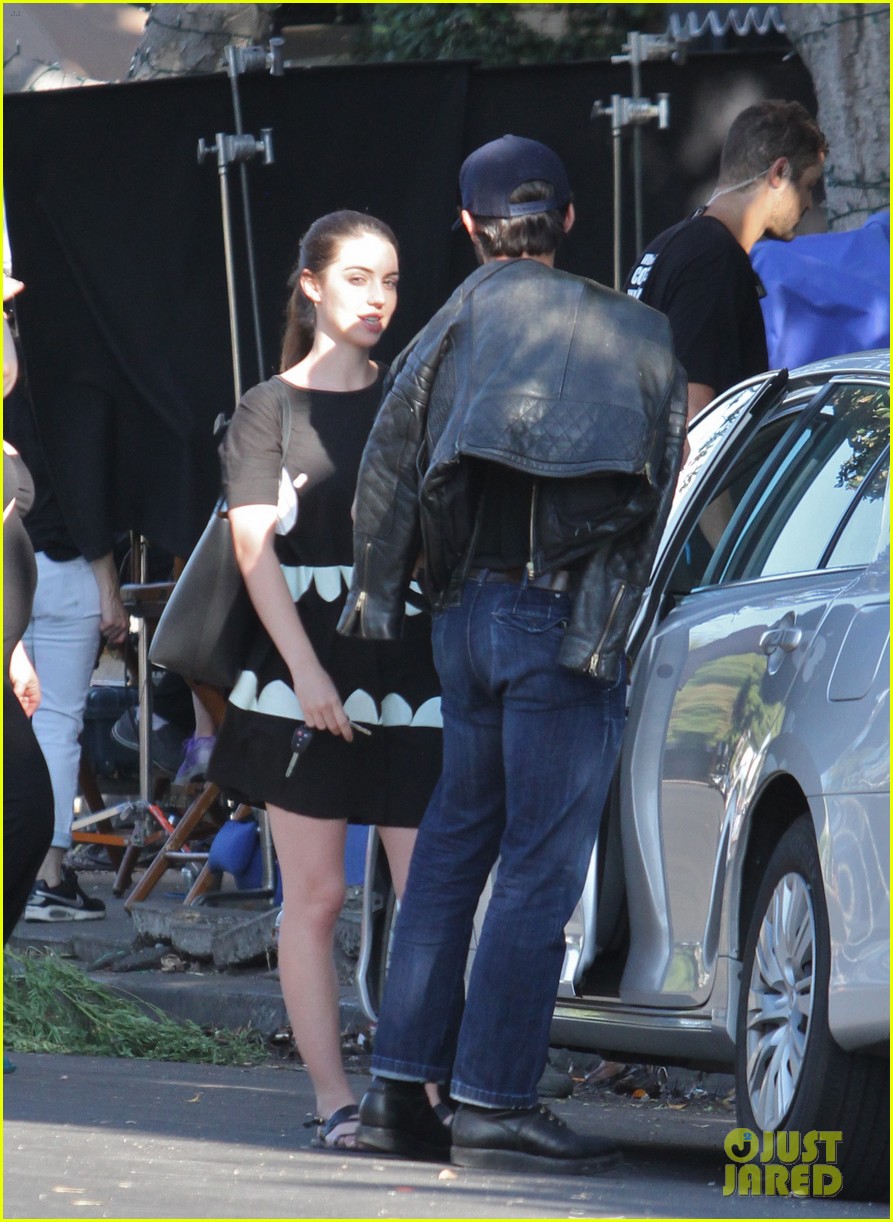 Adelaide Kane Grabs Lunch with Milo Ventimiglia