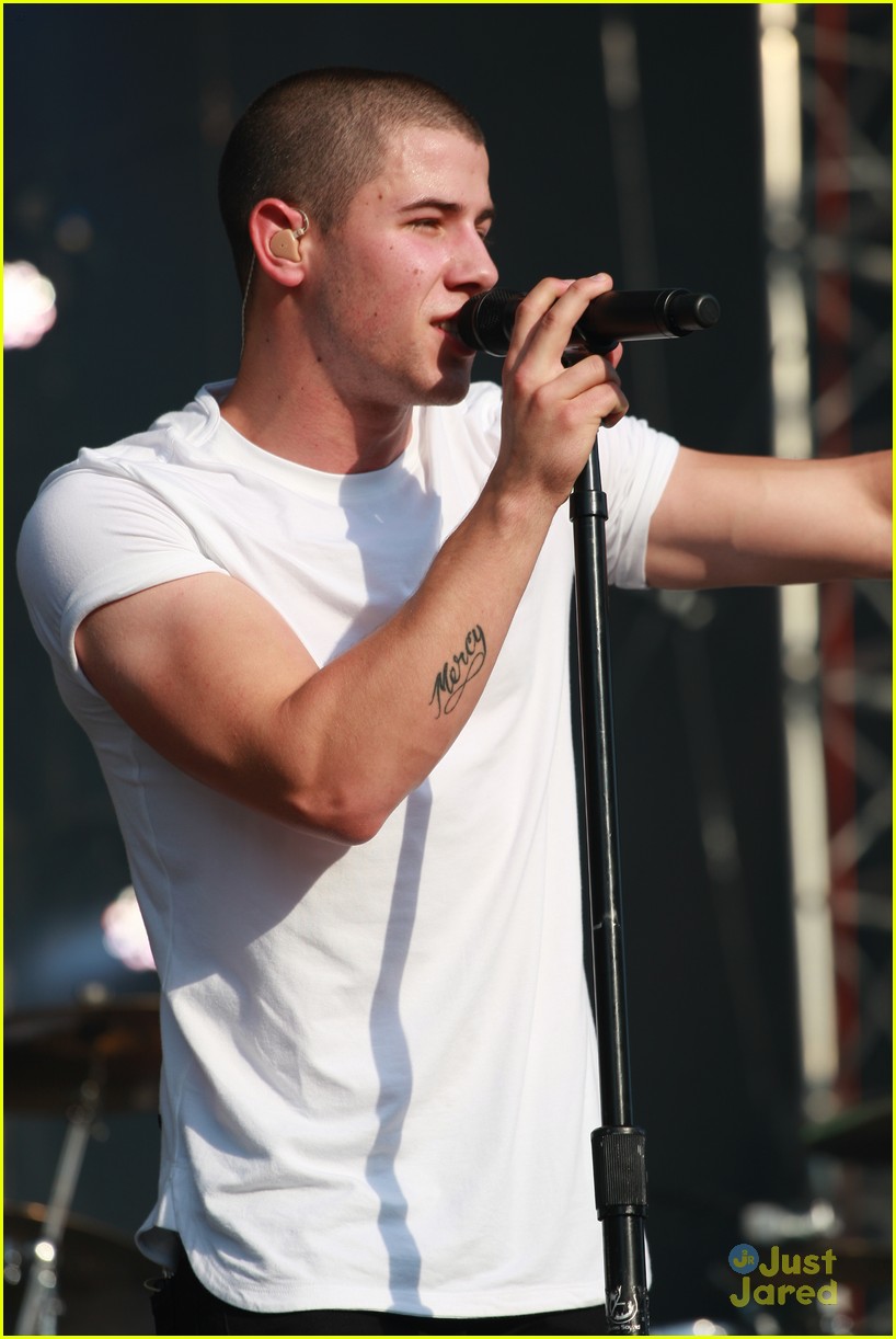 Nick Jonas Hits Made In America Festival After Dropping New Song 'Area Code'