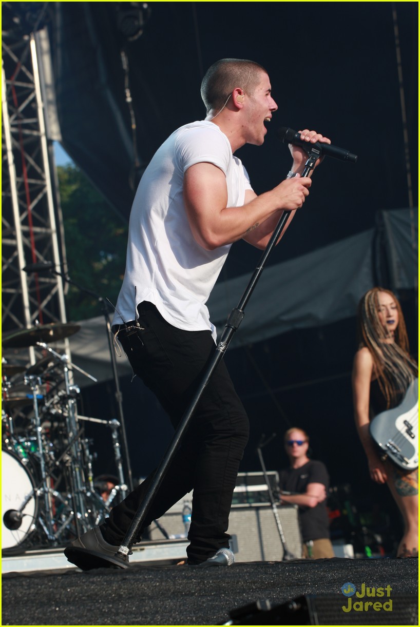 Nick Jonas Hits Made In America Festival After Dropping New Song 'Area Code'
