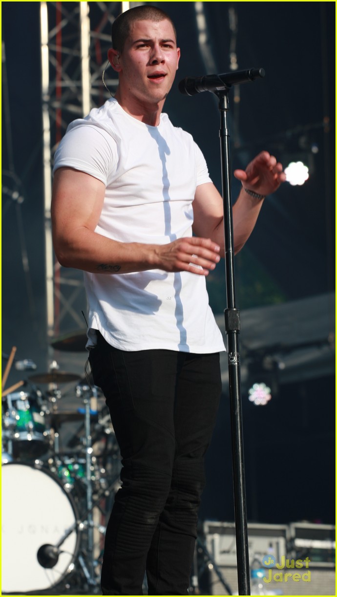Nick Jonas Hits Made In America Festival After Dropping New Song 'Area Code'