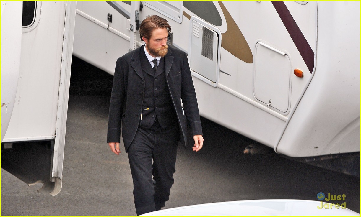 Robert Pattinson Has a Very Bushy Beard for 'Lost City of Z'