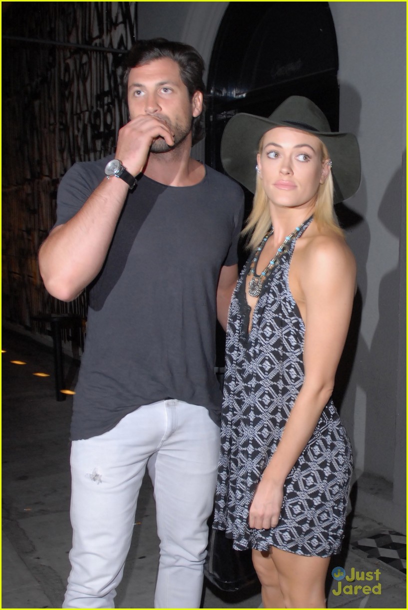 Peta Murgatroyd Has Dinner Date With Maksim Chmerkovskiy After Announcing DWTS Injury