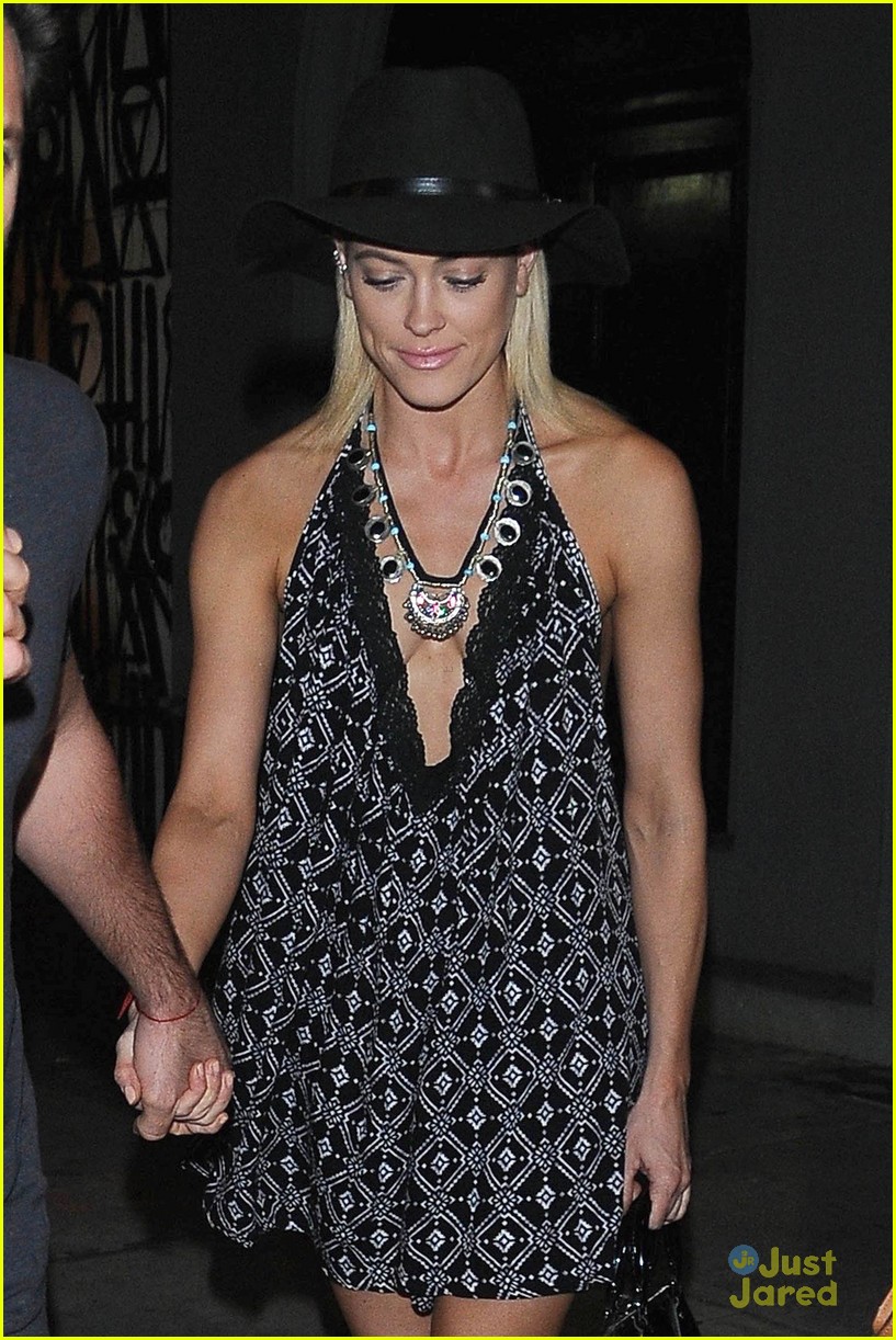 Peta Murgatroyd Has Dinner Date With Maksim Chmerkovskiy After Announcing DWTS Injury