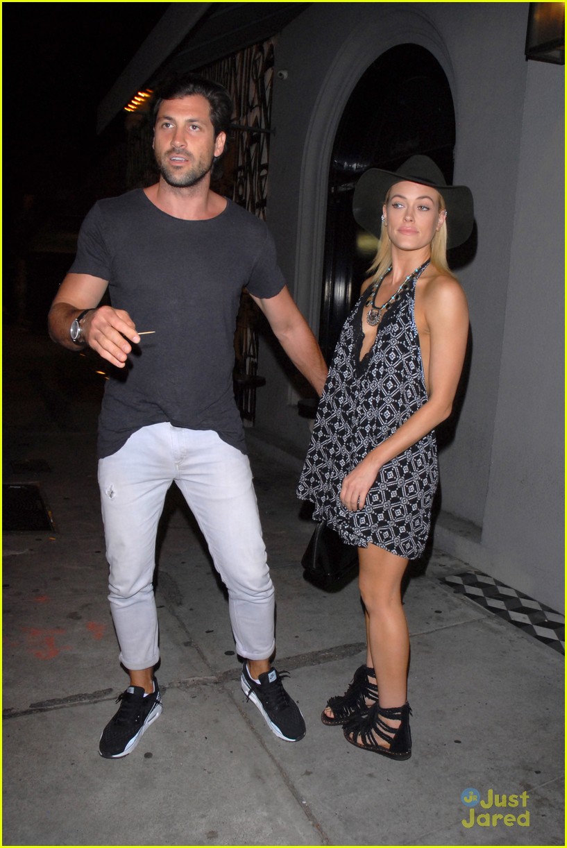Peta Murgatroyd Has Dinner Date With Maksim Chmerkovskiy After Announcing DWTS Injury